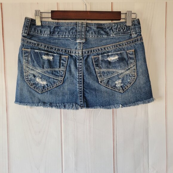 Aeropostale Denim Y2K Mini Jean Skirt, Women’s Sz 3/4 Skirt, Distressed, EUC - Picture 3 of 6